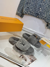 China Replica LV Women Shoes 88usd Only